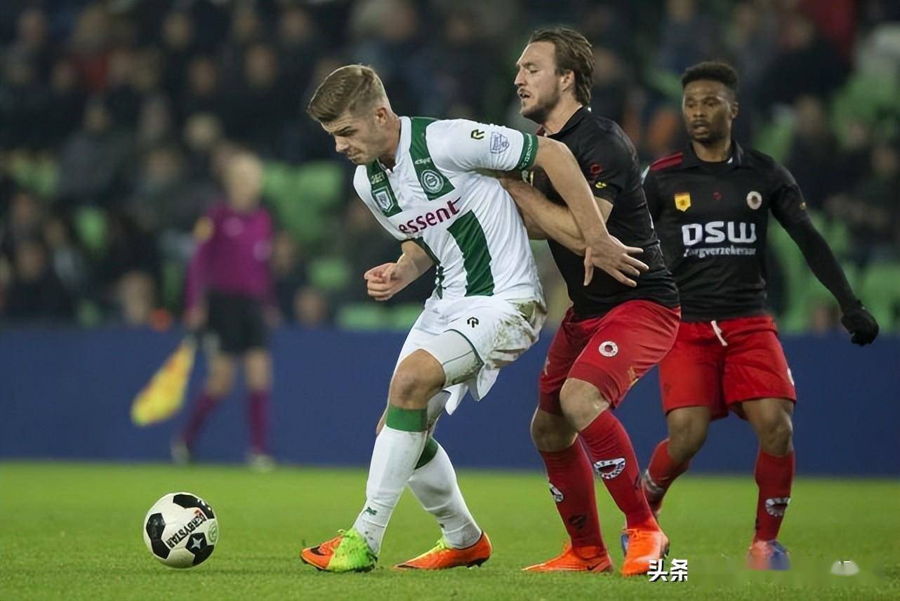 爱游戏官方入口里昂训练开放日，国际比赛日迎来里程碑引欢呼，荷甲在即，数据趋势出现新变化的简单介绍