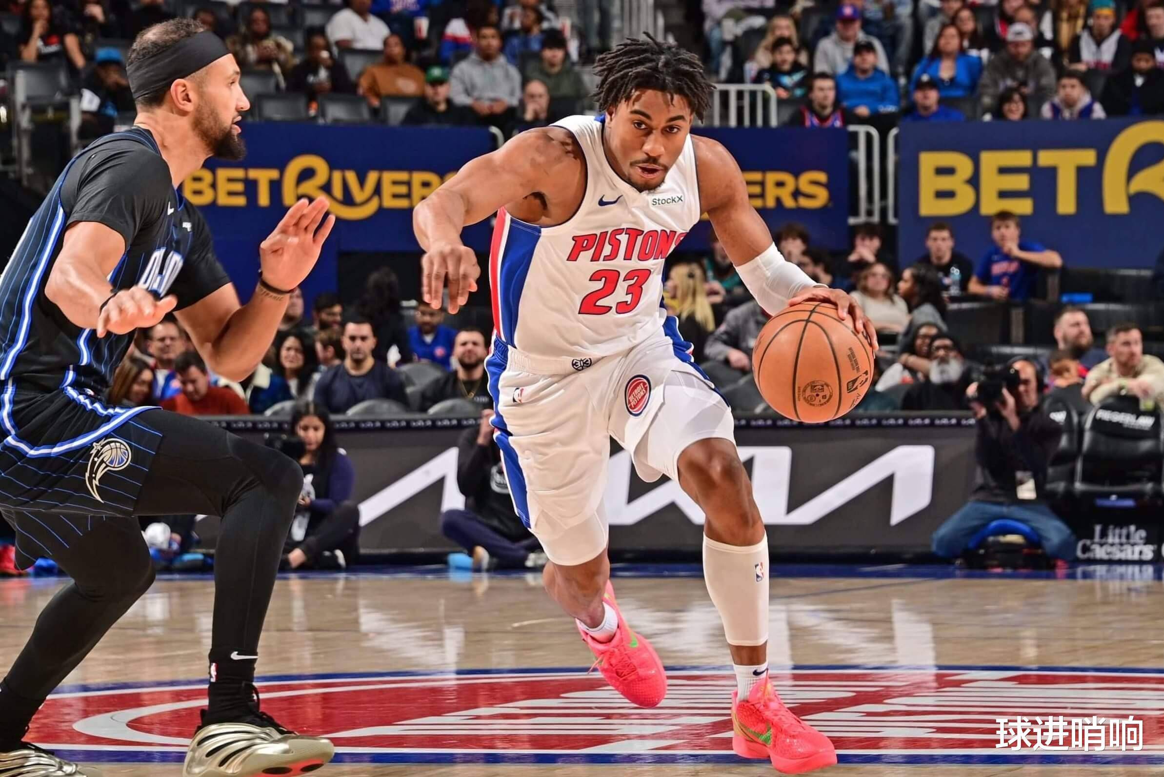 关于赛后CBA季后赛传出新动向，洛杉矶湖人队长鼓劲，管理层表态——目标明确，赛程密集仍需轮换的信息