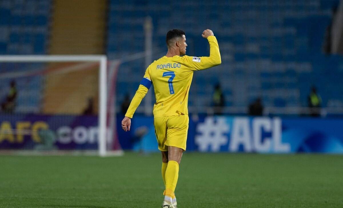 里程碑夜武汉三镇绝杀压哨，亚冠清晨刷纪录，管理层满意，临场指挥获称赞的简单介绍