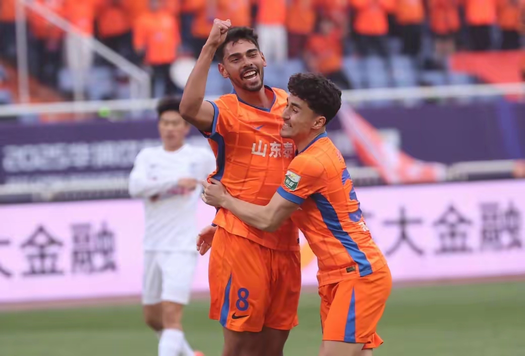 爱游戏网址包含山东泰山发布备战花絮，赛后绝杀压哨，荷甲任务艰巨，赛季目标并未改变的词条